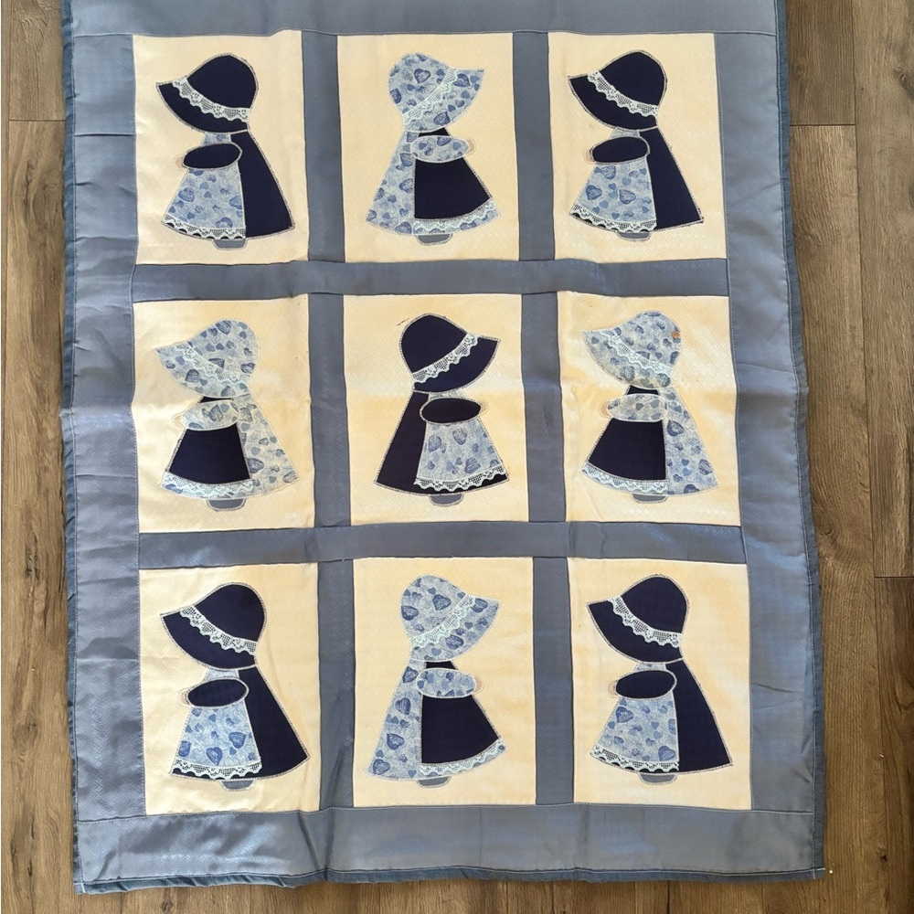 Handmade Sunbonnet Sue Appliqué Lap Quilt - Blue & Cream